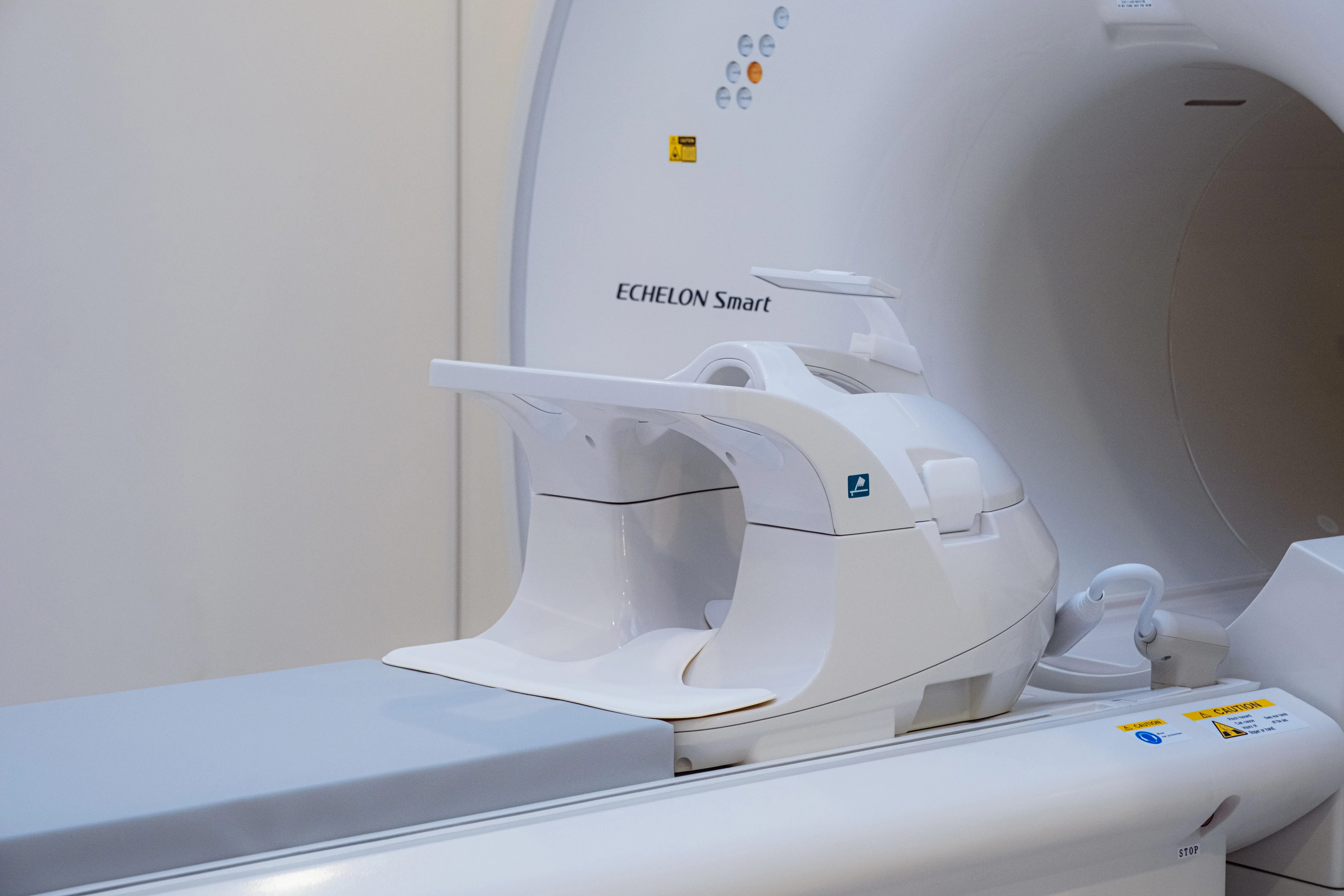 Công nghệ MRI tĩnh âm, thư giãn tuyệt đối với không gian mở, không tiếng ồn.